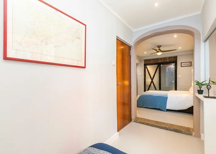 Апартаменты Brand New And Perfect Location: Historic Center Лиссабон